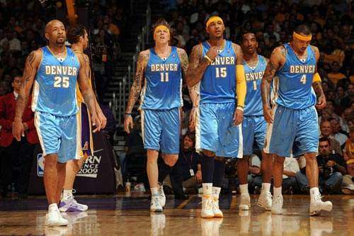 苏炳添的人生不止有风速与纪录，还有父亲的角色（风速与纪录之外，苏炳添还是一位父亲）