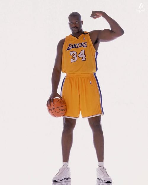 欧冠战报：皇马主场大胜对手,（欧冠赛况：皇马主场横扫对手）