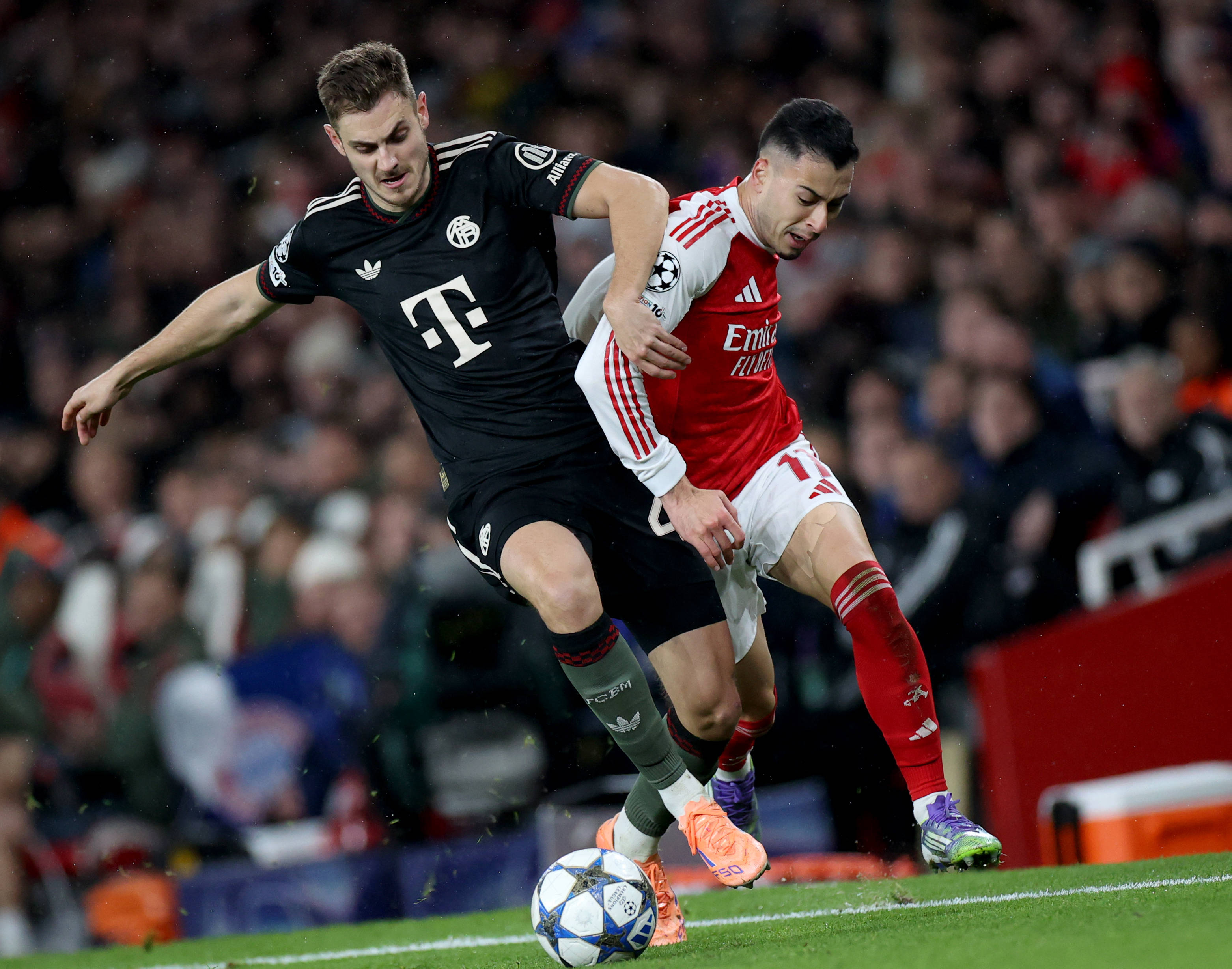 梅西21米巨型雕像已在印度完工，待周六由本人亲自揭幕（印度21米高梅西雕像落成，周六将由梅西亲自揭幕）