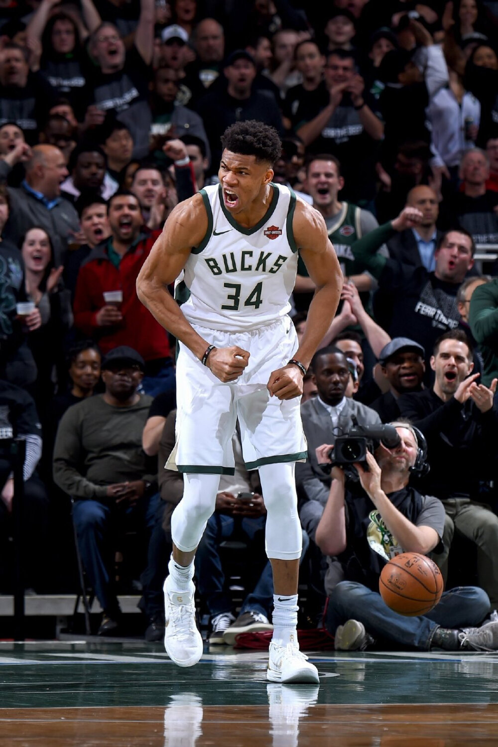 广东94-80大胜广州！球员评分：3人满分，3人良好，2人拉胯（广东94-80击败广州！球员评分：3人满分、3人发挥出色、2人表现不佳）