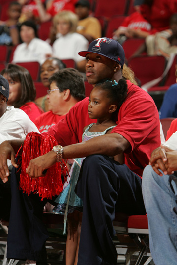 苏亚雷斯训练前讲话：降级责任在我，顺境和逆境我们都要接受（苏亚雷斯训前发言：降级责任我来扛，顺境逆境都要坦然接受）