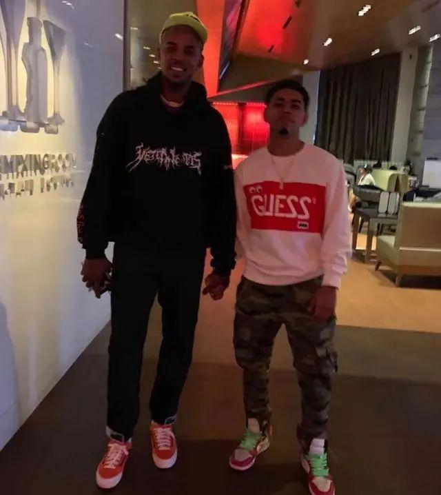 主裁在河南队获单刀时吹停比赛，是因为卡多索回接越位在先（河南队单刀被吹停，主裁判判定卡多索回接越位在先）