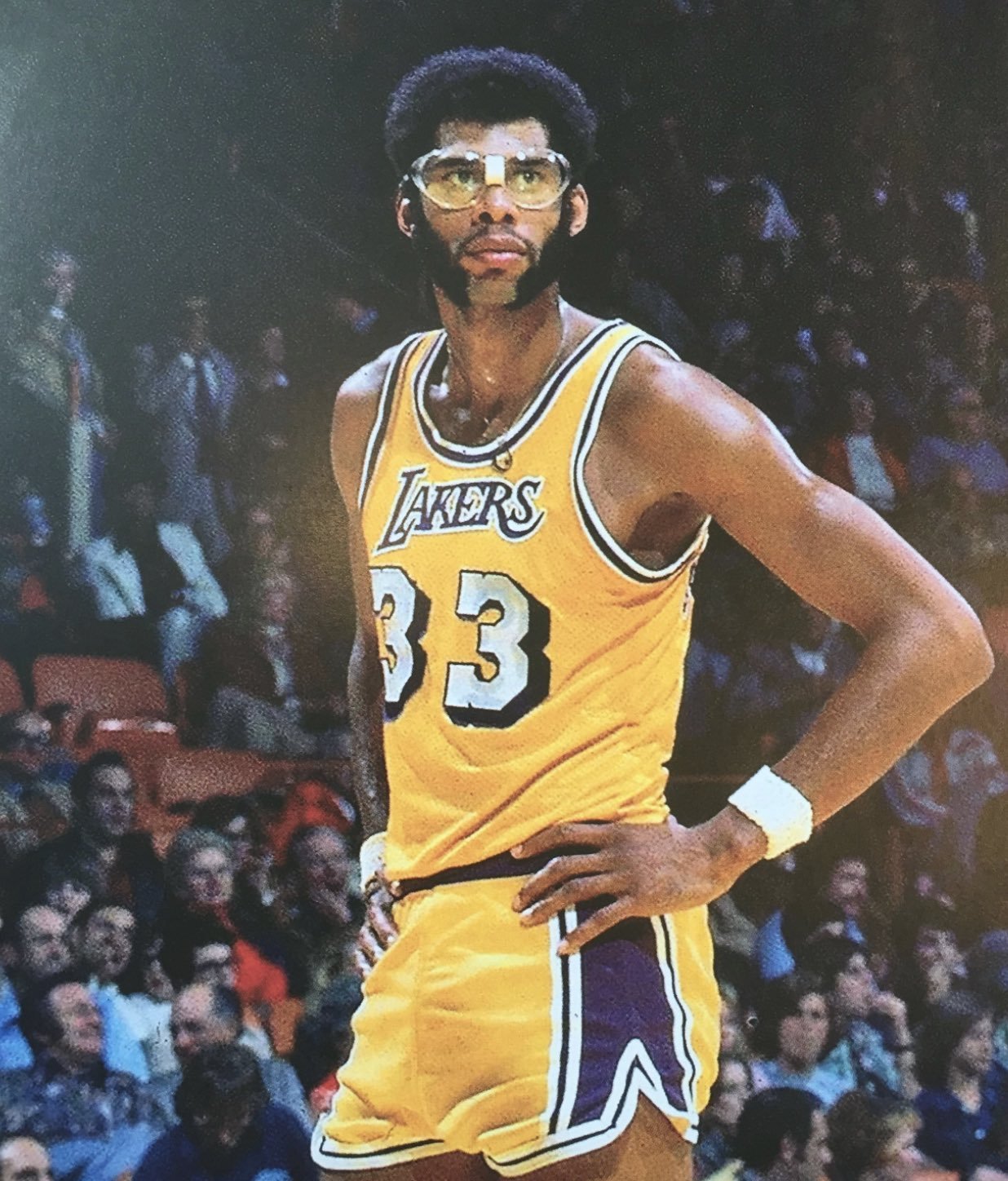 镜报：巴尔韦德不满阿隆索执教风格或考虑离队，曼联对其有意（镜报：巴尔韦德不满阿隆索执教理念或寻求离队，曼联有意引进）