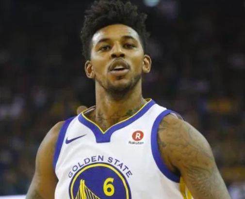 第94分钟丢球，阿森纳遭读秒绝杀！领先优势只剩3分，曼城看到希望！（阿森纳第94分钟读秒丢球遭绝杀，领先缩至3分，曼城重燃希望）